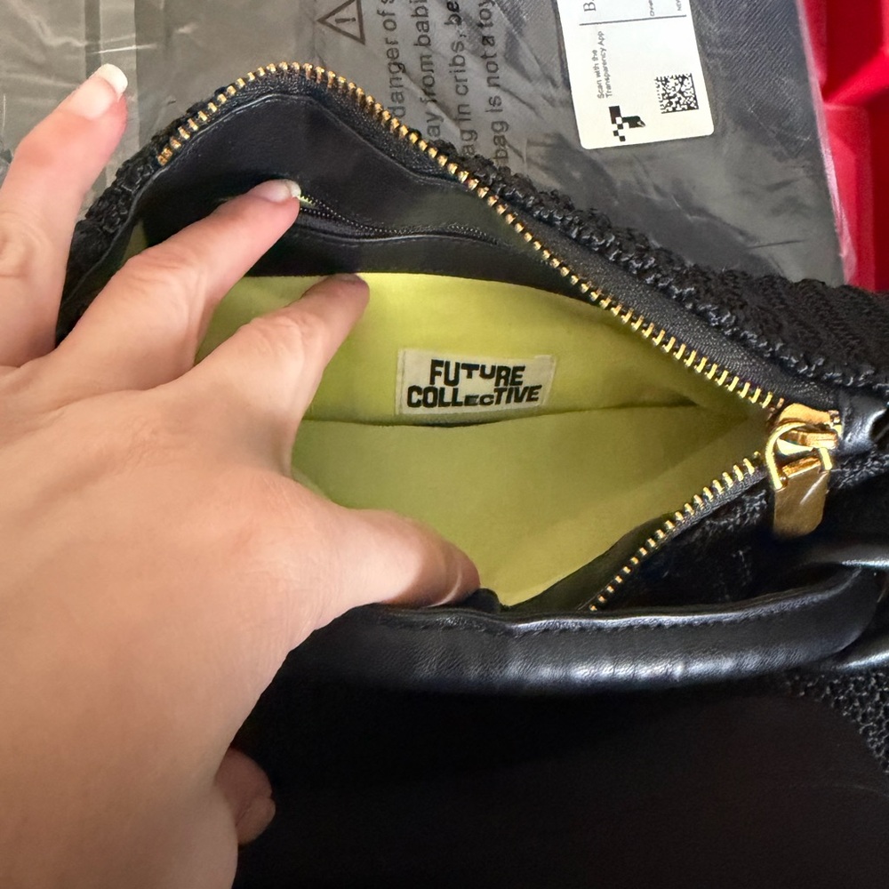 Chic Black Knit Mini Bag - Picture 2 of 3